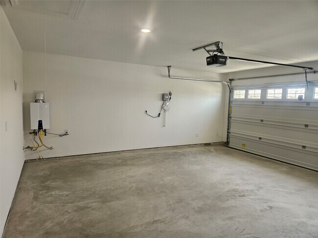 Building Photo - 826 Coffee Ml Ln