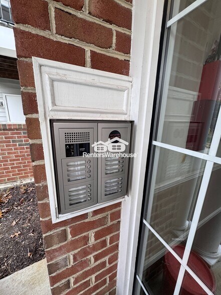 Building Photo - 2155 Scotts Crossing Ct