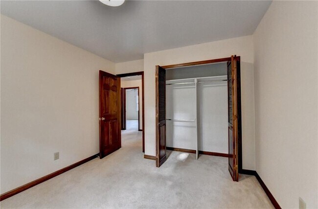 Building Photo - 478 Guilford Cir
