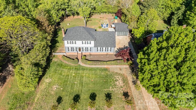 Building Photo - 8823 Dartmoor Pl