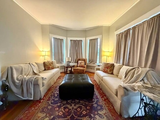 Building Photo - 102 Mulberry St