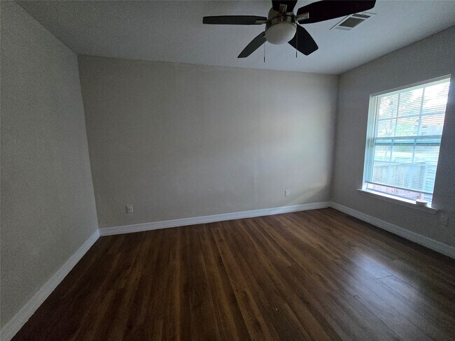 Building Photo - 19736 Dunbar Ave