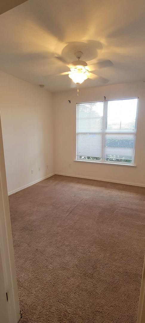 Building Photo - Charming 2/2 townhouse in Eagle Trace