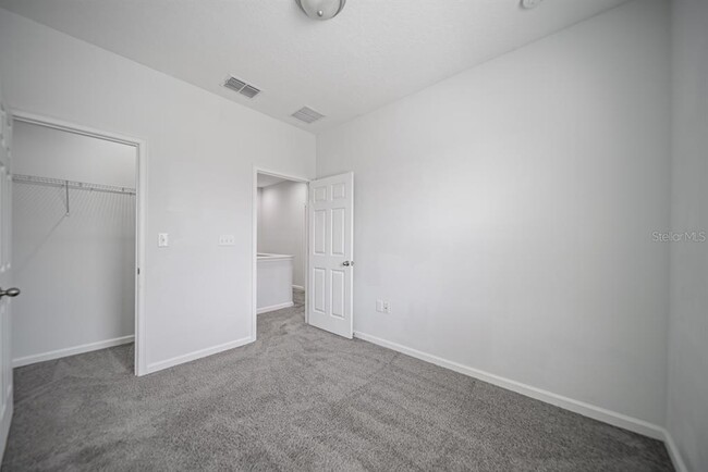 Building Photo - 900 Lakefront Village Dr