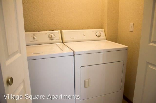 Building Photo - 1915 S Village Square Cir