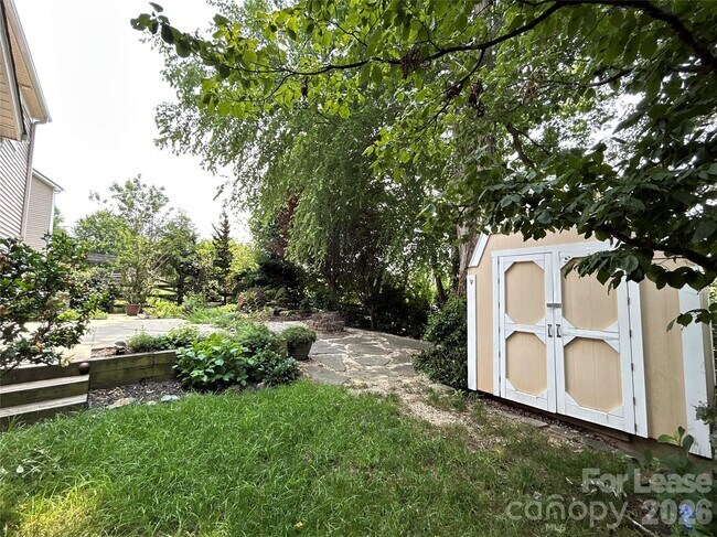 Building Photo - 4406 Overbecks Ln