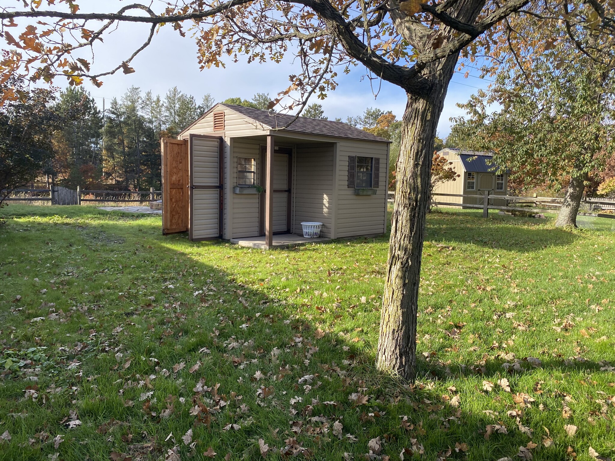 Building Photo - 2413 Lake Ct