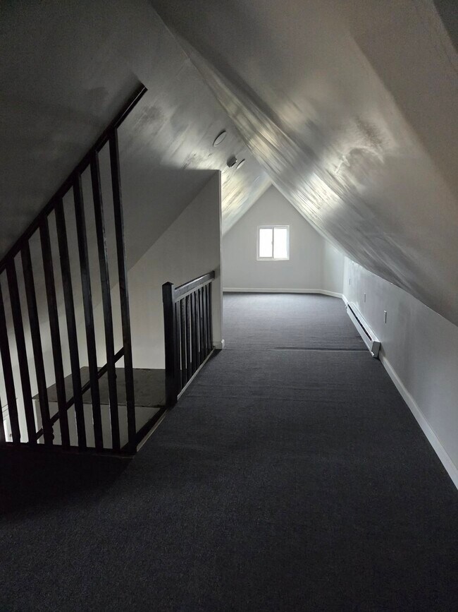 Building Photo - 440 E Cheltenham Ave