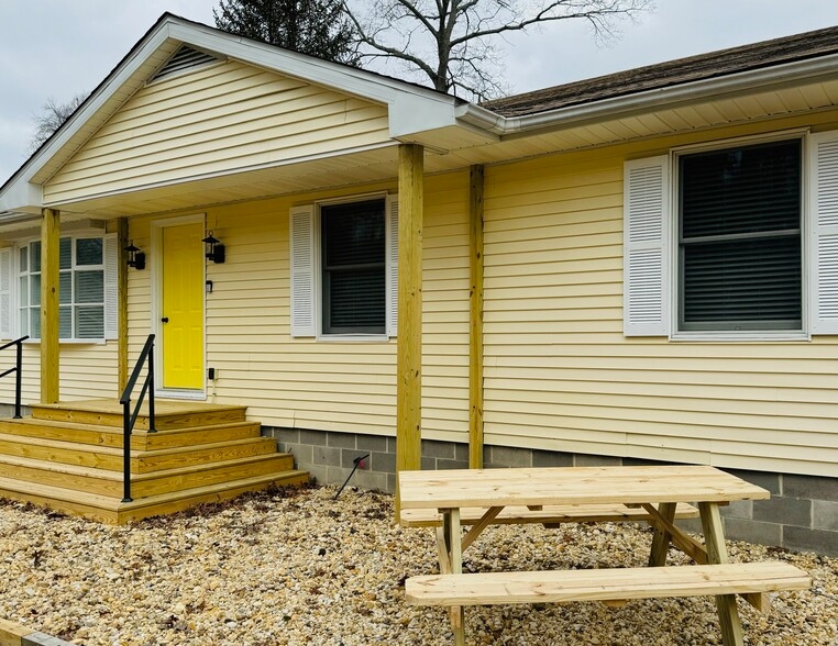 Building Photo - 22730 Holly Way W