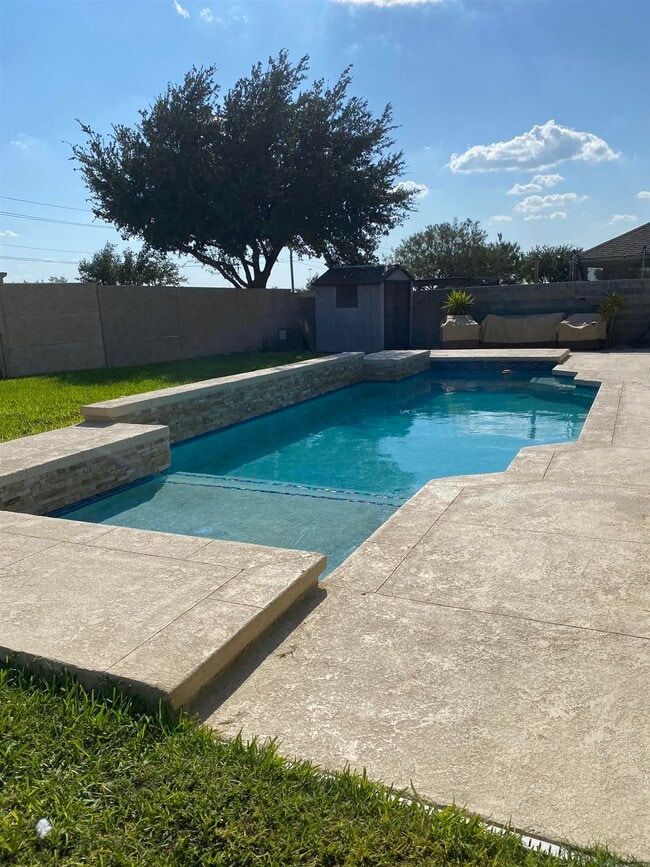 Building Photo - 307 Michoacan Loop