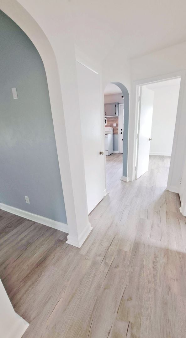 Building Photo - 4 Bed / 2 Bath Single Family Home