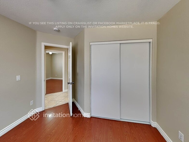 Building Photo - 1530 W St Anne Ave