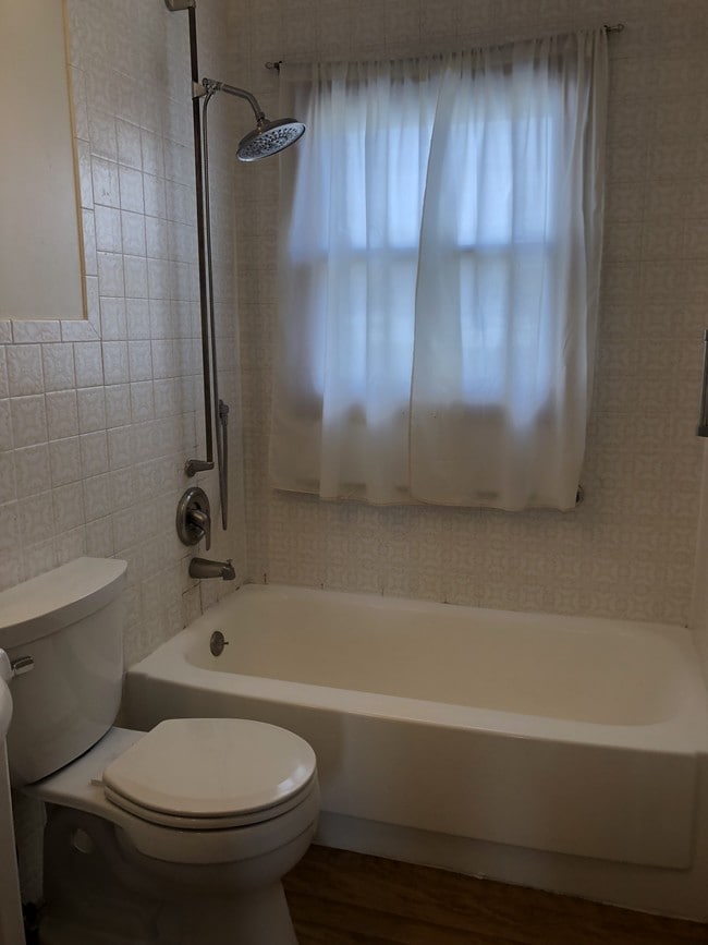 Building Photo - 733 39th Ave