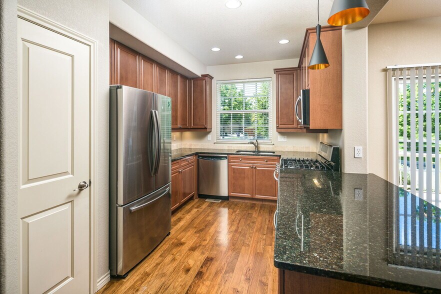 Large Kitchen - 1067 Uinta Way