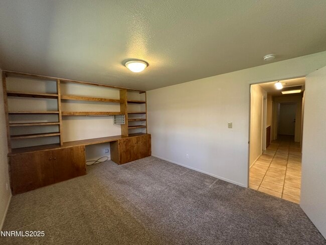 Building Photo - 835 Singingwood Dr