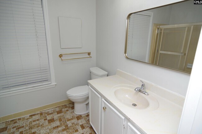 Building Photo - 123 Valley Springs Rd