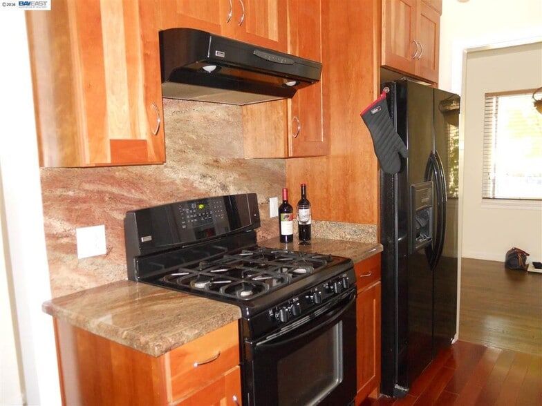 Stove and cabinets - 19358 San Miguel Ave