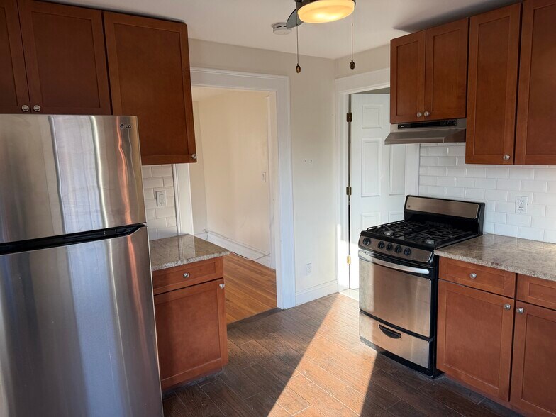 Building Photo - 229 8th St