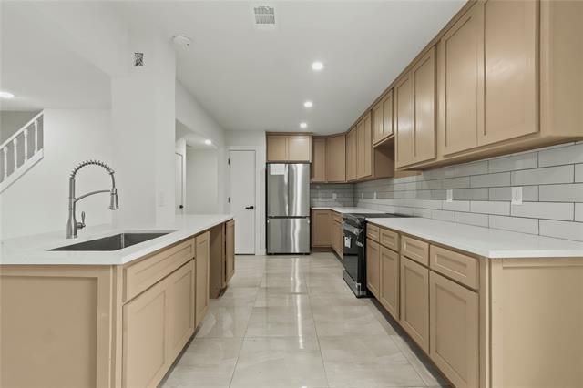 Building Photo - 1934 Creek Wood Ct