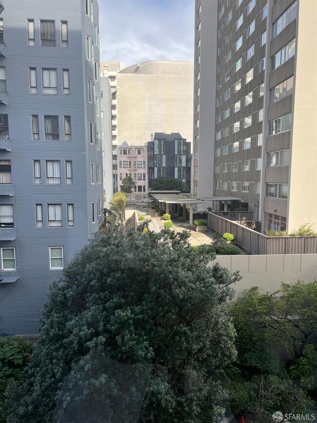 Building Photo - 900 Bush St