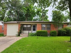 Building Photo - 3 BEDROOM HOUSE