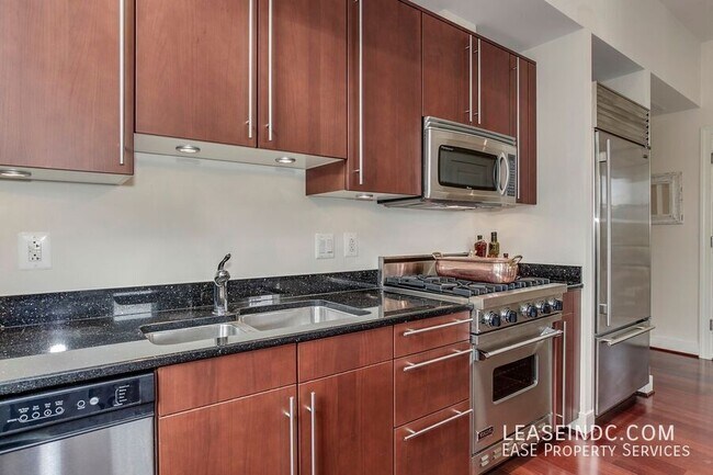 Building Photo - 2425 L St NW