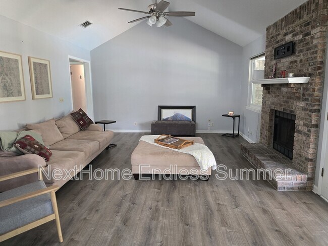 Building Photo - 2367 Stonebridge Dr
