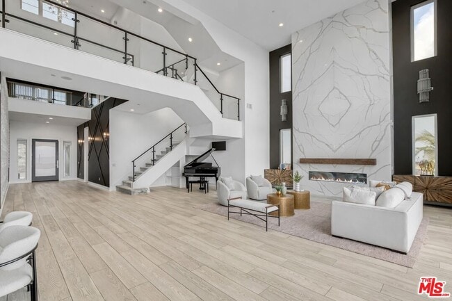 Building Photo - 20248 Willoughby Ln