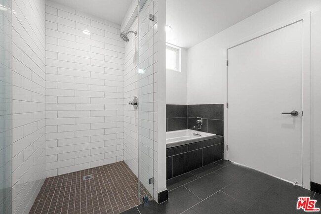 Building Photo - 1215 S Bedford St