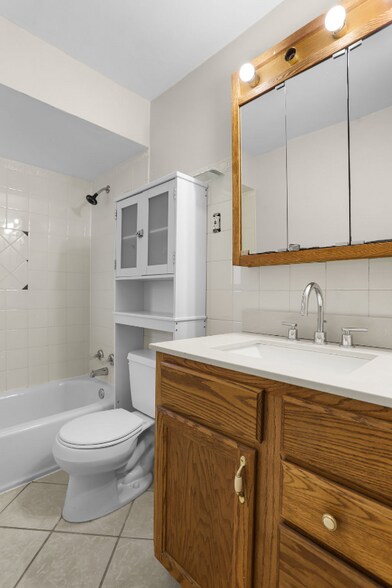 Building Photo - 1347 Samoa Dr