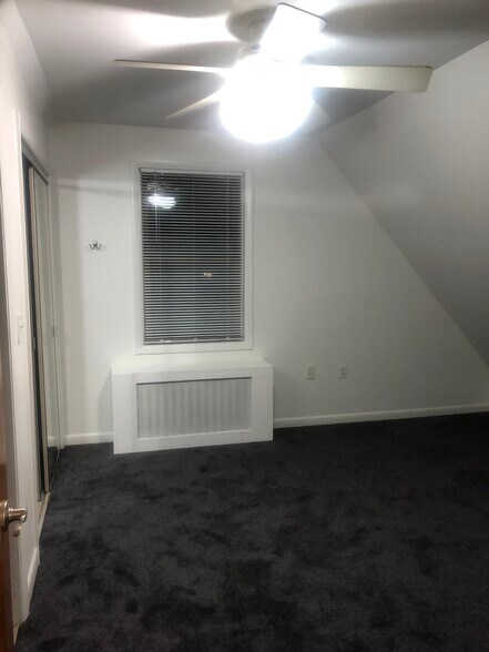 Building Photo - 622 N Terrace Ave