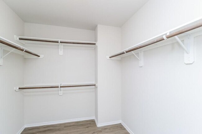 Building Photo - 923 Imperial Bend Dr
