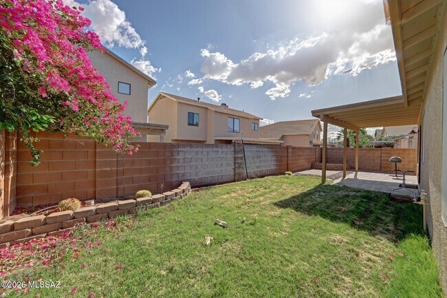Building Photo - 3067 W Country Hill Dr