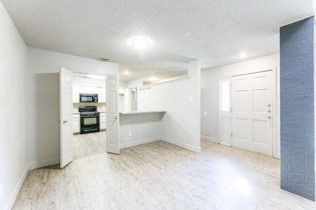 Building Photo - 9603 Orlando Ave