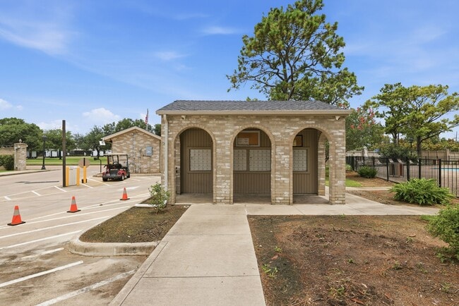 Building Photo - 2978 Holly Hall St