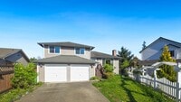 Building Photo - Cul-de-Sac Home Near Alderwood with Private Backyard