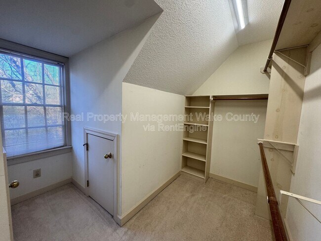 Building Photo - 116 Kendlewick Dr