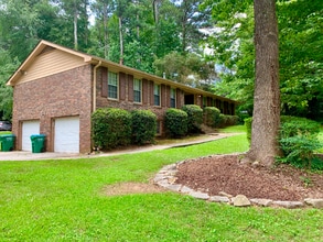 Building Photo - 4862 Valley Dale Dr SW