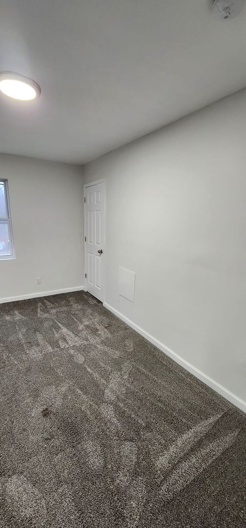 Building Photo - Newly Renovated 3-Bedroom Apartment in Pen...
