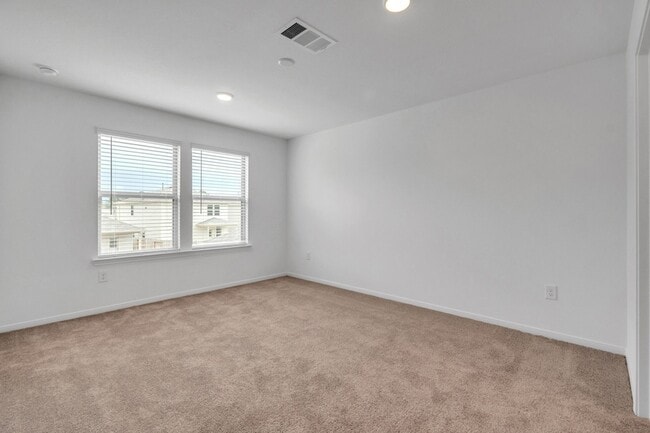 Building Photo - 16523 Pine Arrow Dr