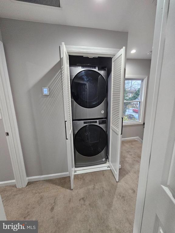 Building Photo - 909 45th Pl NE