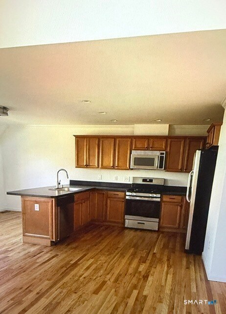 Building Photo - 40 Corinthian Ave