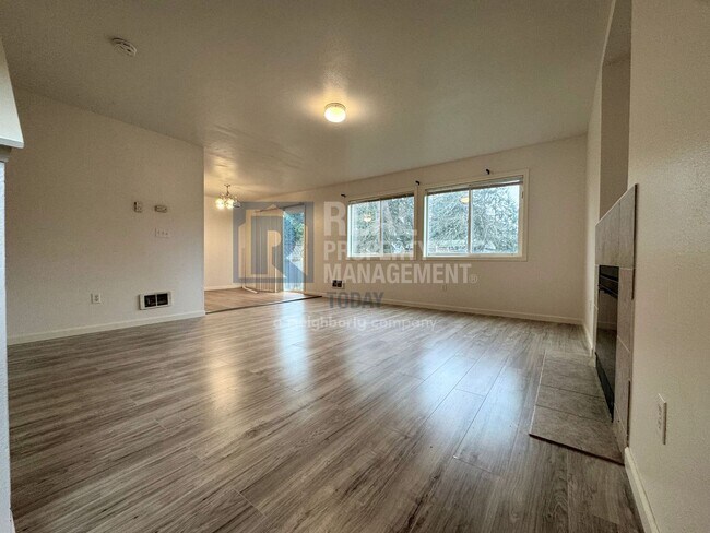 Building Photo - Spacious 3-Bedroom Townhome with Garage in Spanaway! MOVE IN SPECIAL! $250.00 OFF 2 MONTH's RENT!