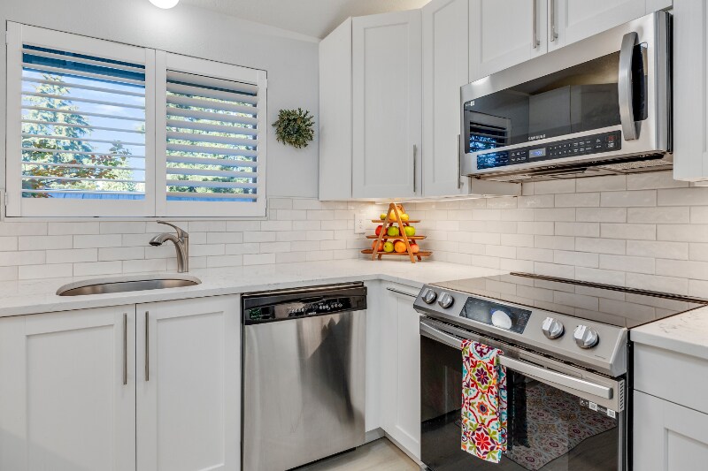 Building Photo - 1200 NE Territorial Rd