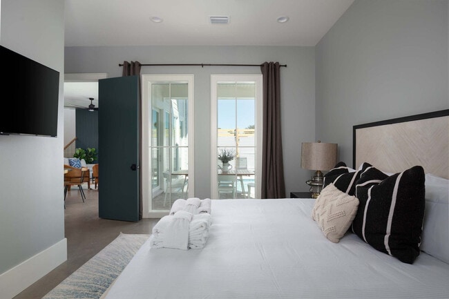 Building Photo - 226 George C Wallace Blvd