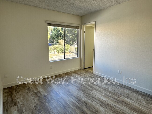 Building Photo - 3563 Roosevelt St