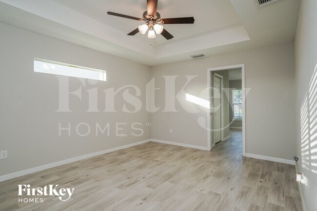 Building Photo - 1021 SW 11th Ave