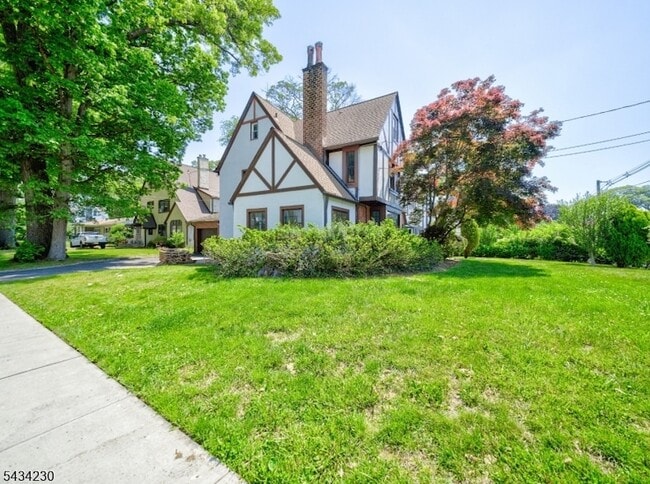 Building Photo - 217 Heywood Ave