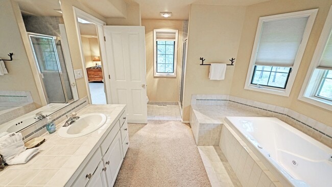 Building Photo - Furnished Sunriver 3 Bedroom Home Availabl...