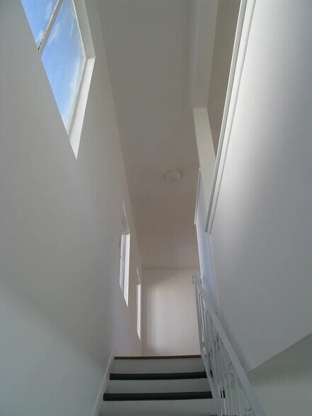 Building Photo - 1646 Preuss Rd